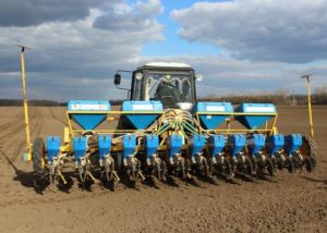 На Дніпропетровщині почались весняні польові роботи: які особливості