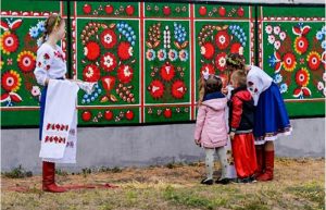 На Дніпропетровщині є унікальний Миколаївський розпис, якому понад 300 років (ФОТО)