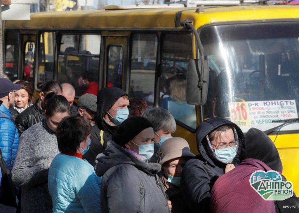 Жорсткий карантин: транспорт працюватиме тільки вранці та ввечері