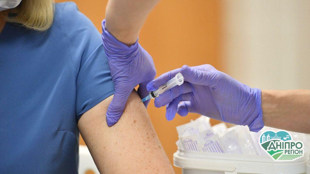 2956 дітей зробили щеплення від коронавірусу на Дніпропетровщині