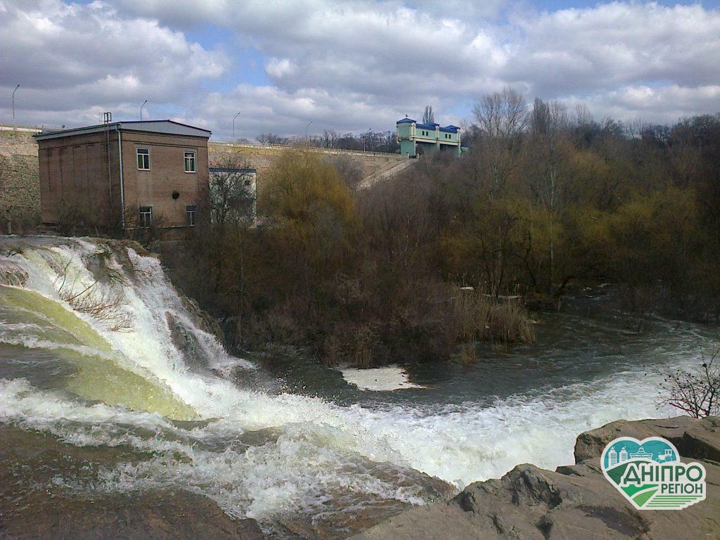 Неймовірне видовище: екзотичний водоспад Дніпропетровщини (КРАСИВІ ФОТО)