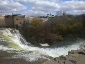 Неймовірне видовище: екзотичний водоспад Дніпропетровщини (КРАСИВІ ФОТО)