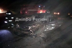 ДПТ поблизу Царичанки: водія деблокували з пошкодженого автомобіля