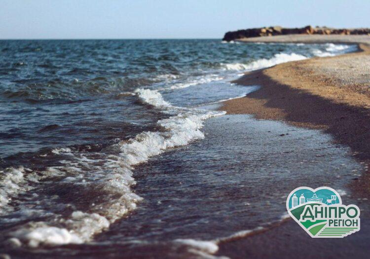 Травневі свята 2021: в мережі з'явилися відео з пляжів Азовського моря