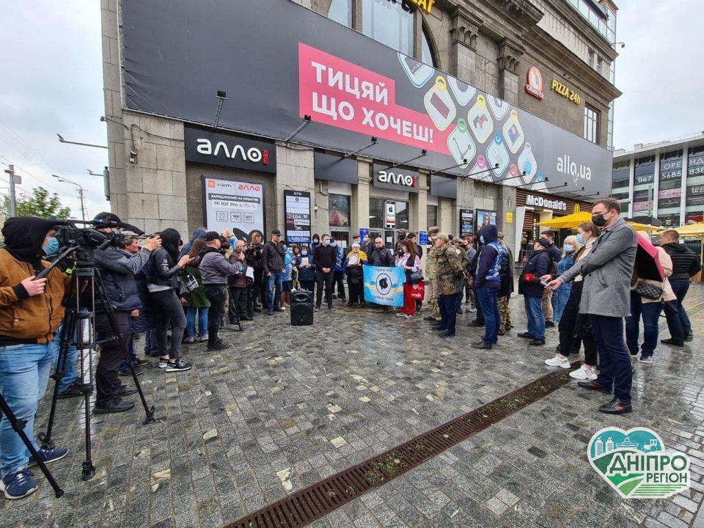У Дніпрі протестували проти обмеження часу безкоштовного проїзду у громадському транспорті