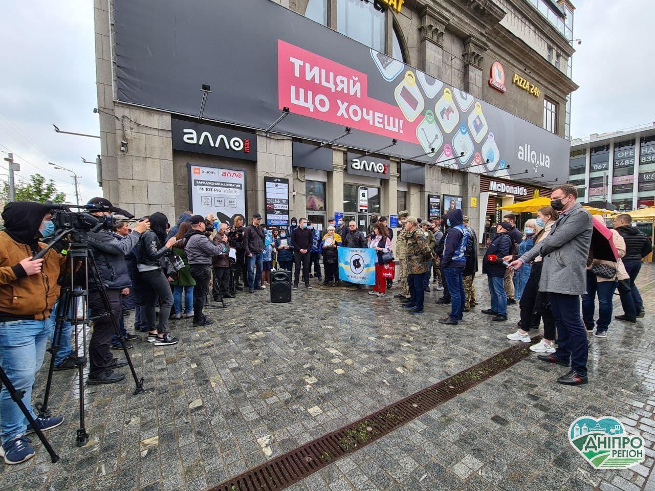 У Дніпрі протестували проти обмеження часу безкоштовного проїзду у громадському транспорті