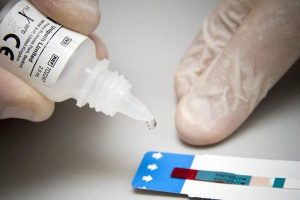 У Дніпрі можна безкоштовно зробити тест на ВІЛ та отримати презервативи: що, де, коли