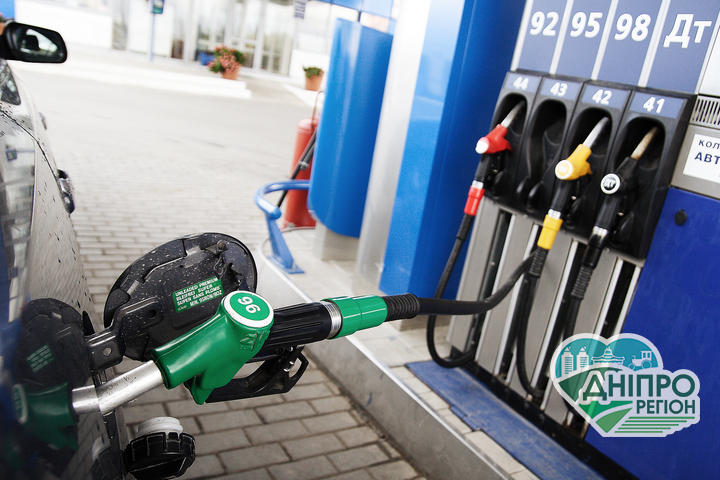 Водії, тримайтесь за серце! Ціна на бензин знову злетить Водії, тримайтесь за серце! Ціна на бензин знову злетить