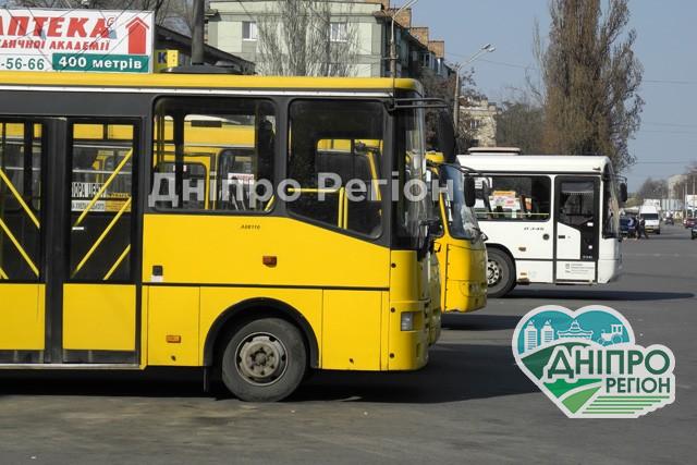 Поминальні дні у Дніпрі. Додатковий транспорт буде курсувати за посиленим графіком У Дніпрі сьогодні гарні зміни у роботі транспорта: хто не буде платити за проїзд