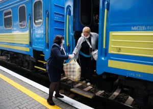 Укрзалізниця робить рейси евакуаційними і безкоштовними: подробиці