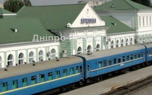 Для тих, хто хоче на Азовське море: запускають потяг Дніпро-Бердянськ (РОЗКЛАД, ЦІНА)