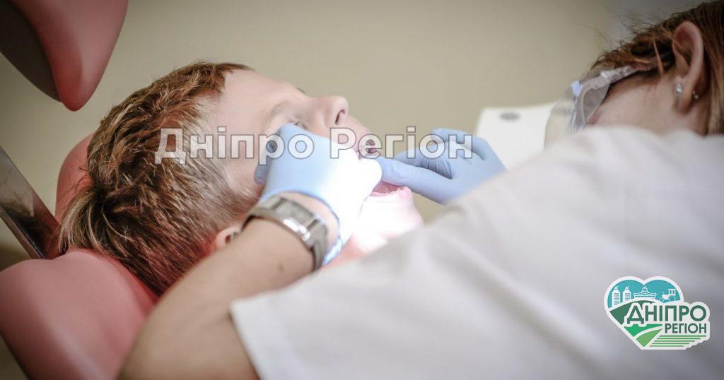 Розгорівся скандал: стоматологи без згоди матері видалили дитині відразу 12 зубів