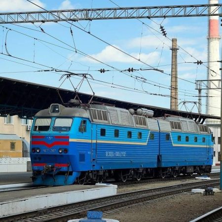 «Укрзалізниця» запускає швидкісний поїзд Кривий Ріг-Генічеськ (РОЗКЛАД)
