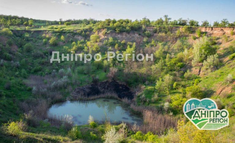 Провальна воронка. На Дніпропетровщині пересохло озеро Чаша (Точні координати)