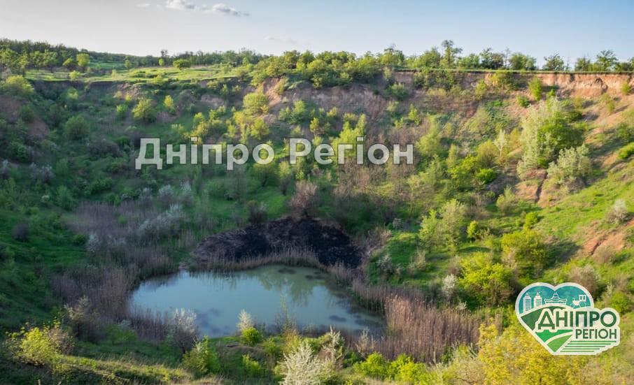 Провальна воронка. На Дніпропетровщині пересохло озеро Чаша (Точні координати) Провальна воронка. На Дніпропетровщині пересохло озеро Чаша (Точні координати)