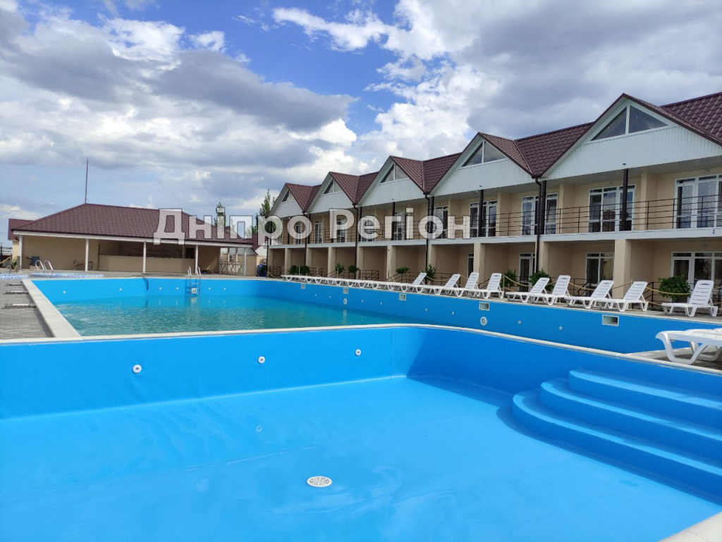 КИРИЛІВКА-2021: топ-6 баз відпочинку, у яких з’явився басейн КИРИЛІВКА-2021: топ-6 баз відпочинку, у яких з'явився басейн