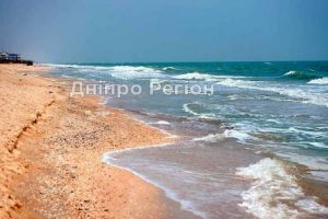 Відпочинок на Азовському морі 2021: що чекати від цін в Кирилівці, Бердянську та на Арабатській Стрілці