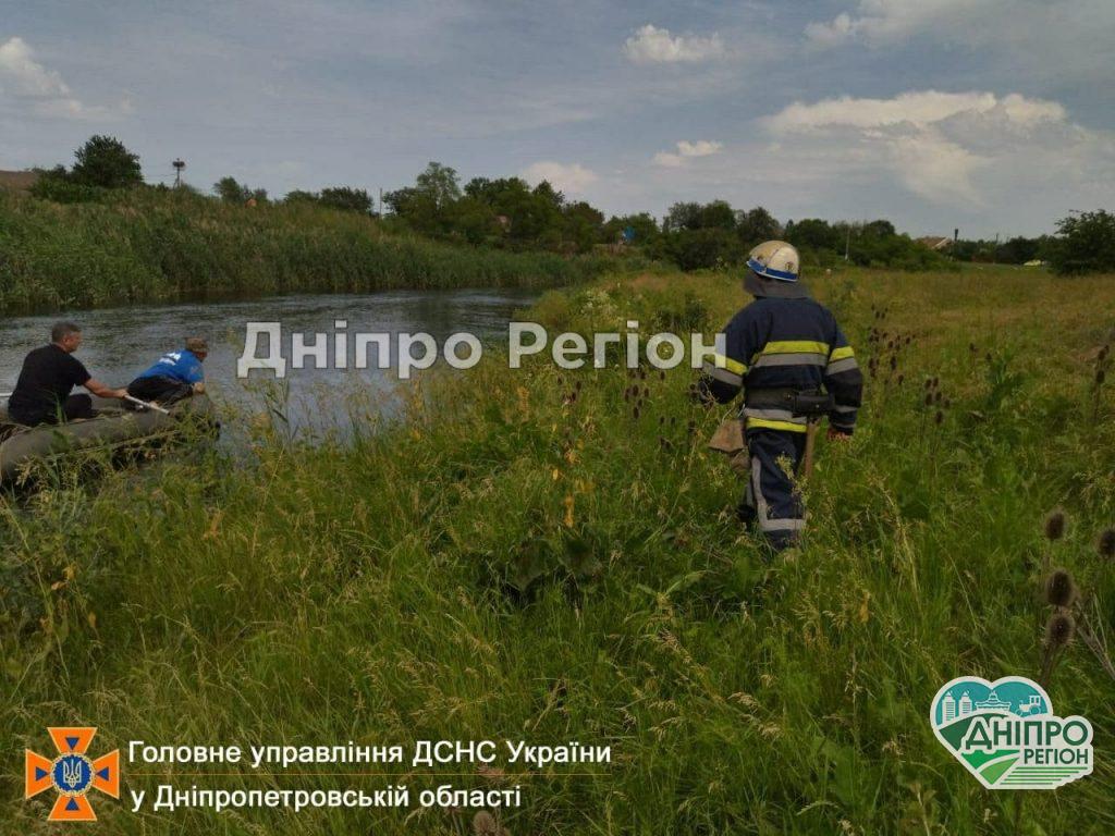 На Дніпропетровщині потонула 10-річна дитина: рятувальники витягли тіло (ФОТО)
