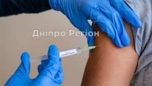 Вовина тисяча: Зеленський пообіцяв гроші тим, хто повністю вакцинується