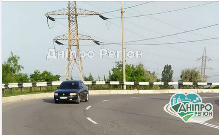 На дорозі розсипали купу цвяхів: водіїв Дніпропетровщини попереджають про небезпеку На дорозі розсипали купу цвяхів: водіїв Дніпропетровщини попереджають про небезпеку