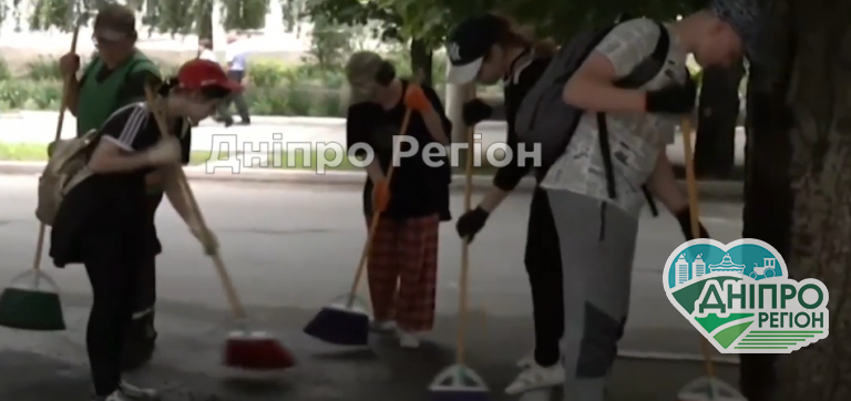 У Павлограді підлітки можуть працювати влітку і заробляти гроші (ВІДЕО)