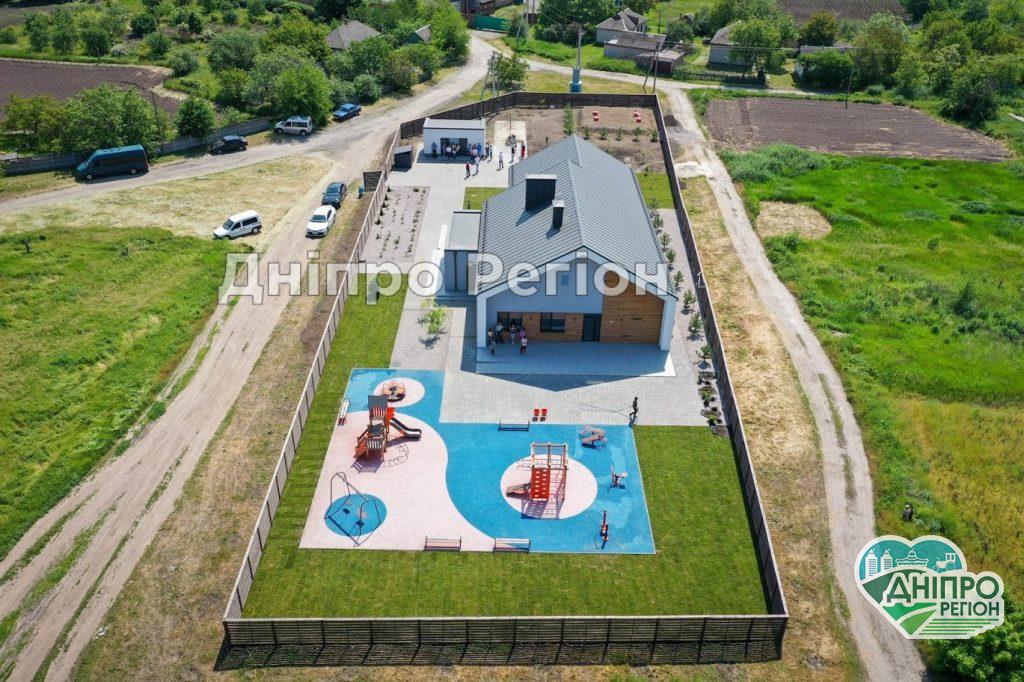 Схожий на заміський котедж: у Петриківці відкрили малий груповий будинок для дітей-сиріт (ФОТО) Схожий на заміський котедж: у Петриківці відкрили малий груповий будинок для дітей-сиріт (ФОТО)