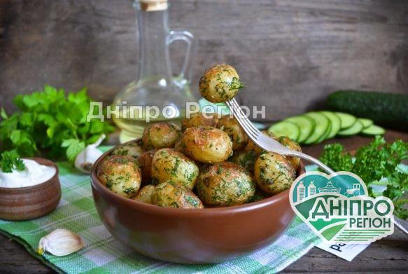 Молода картопля може бути небезпечна: кому її категорично не можна їсти Молода картопля може бути небезпечна: кому її категорично не можна їсти