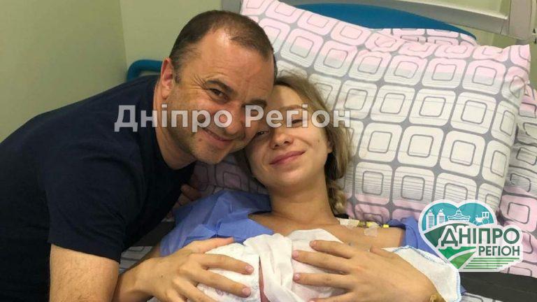 Дніпрянка Катерина Реп’яхова народила первістка від Віктора Павліка