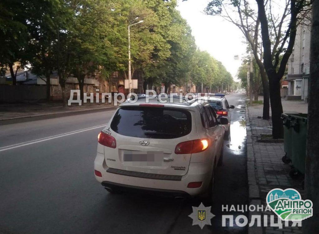 Побили та заштовхали чоловіка в багажник: на Дніпропетровщині затримали групу вимагачів (ФОТО)