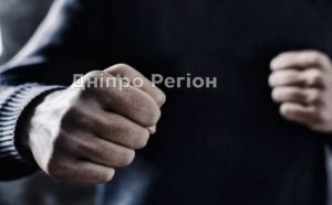Медики були безсилі: у Дніпрі помер чоловік, якого вночі побили на вулиці
