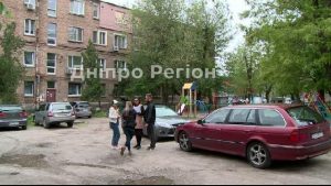 Бояться залишитись на вулиці: у Дніпрі мешканці багатоповерхівки не можуть приватизувати свої квартири (ВІДЕО)