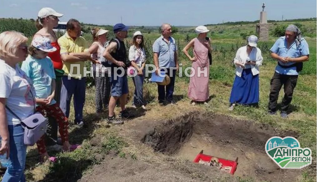 На Дніпропетровщині урочисто поховали останки людини скіфського періоду (ФОТО) На Дніпропетровщині урочисто поховали останки людини скіфського періоду (ФОТО)