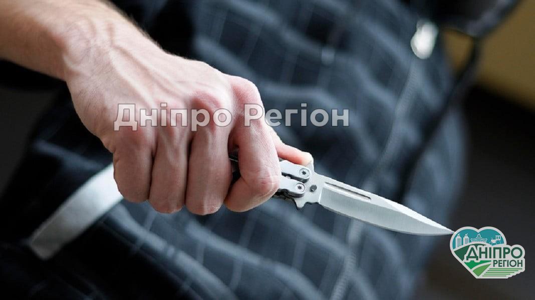 На трасі Дніпро-Решетилівка напали на водія: забризкали сльозогінним газом і вкрали товар з машини