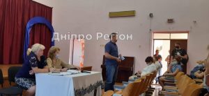 На Дніпропетровщині батьки школярів обурені реформуванням школи (ФОТО)