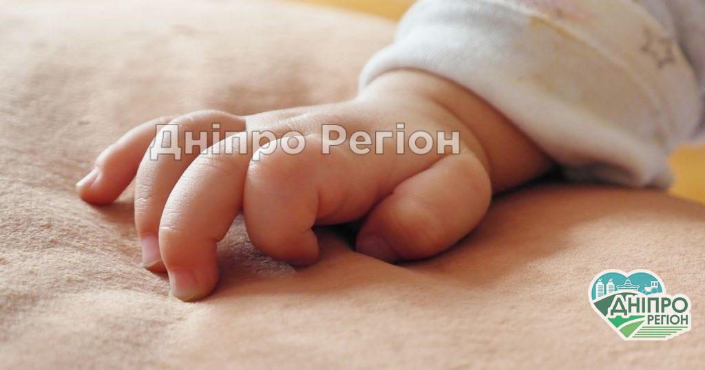 Кидала дитину у вікно свекрусі: у Дніпрі суд виніс вирок жінці, яка вбила 4-місячне немовля (ВІДЕО) Кидала дитину у вікно свекрусі: у Дніпрі суд виніс вирок жінці, яка вбила 4-місячне немовля (ВІДЕО)