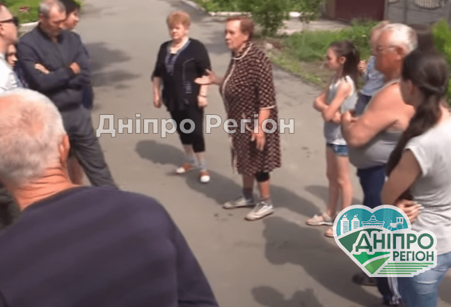 На Дніпропетровщині 13-річний хлопець залякав усю вулицю: вбиває тварин та знущається над дітьми (ВІДЕО) На Дніпропетровщині 13-річний хлопець залякав усю вулицю: вбиває тварин та знущається над дітьми (ВІДЕО)