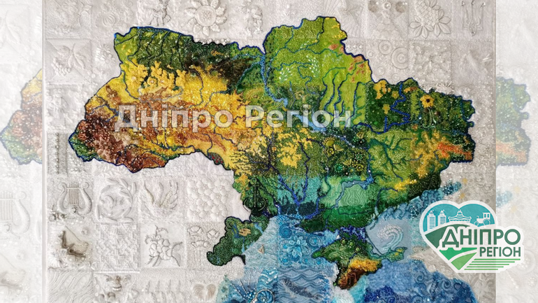 У Дніпрі майстрині вишили карту України (ВІДЕО) У Дніпрі майстрині вишили карту України (ВІДЕО)