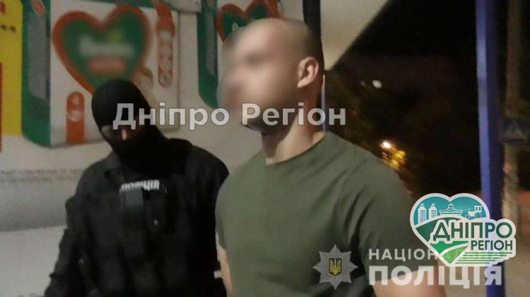 Потерпіла впізнала нападників: у Дніпрі затримали двої підозрюваних у побитті активістки (ФОТО) Потерпіла впізнала нападників: у Дніпрі затримали двої підозрюваних у побитті активістки (ФОТО)