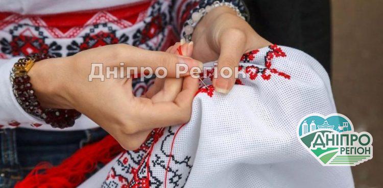 Майстриня з Дніпропетровщини долучилася до участі у проєкті Рушник Єднання
