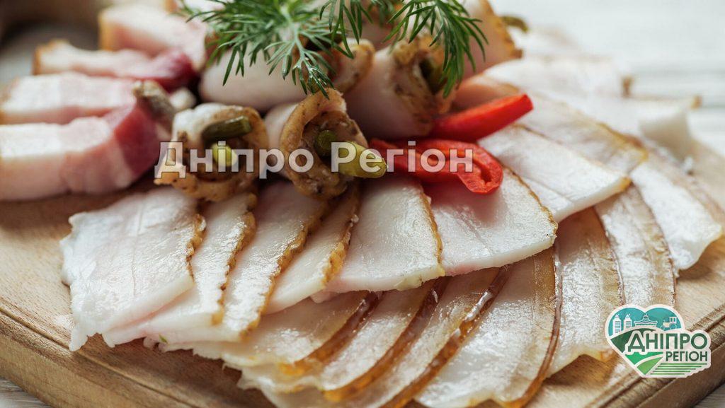 В Україні прогнозують дефіцит сала: що чекає мешканців Дніпра та області В Україні прогнозують дефіцит сала: що чекає мешканців Дніпра та області