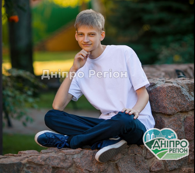 Набрав 200 балів: на Дніпропетровщині вітають випускника Костянтина Словака Набрав 200 балів: на Дніпропетровщині вітають випускника Костянтина Словака