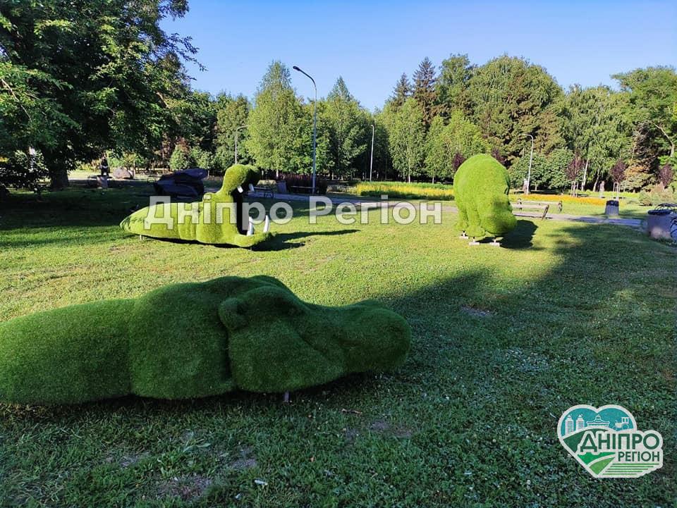 Слони, леви, бегемоти: на Дніпропетровщині в парку Героїв поселились нові жителі (ФОТО) Слони, леви, бегемоти: на Дніпропетровщині в парку Героїв поселились нові жителі (ФОТО)