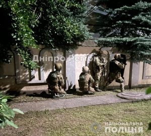 Спецоперація поліції: на Дніпропетровщині чоловік зарізав домашню робітницю