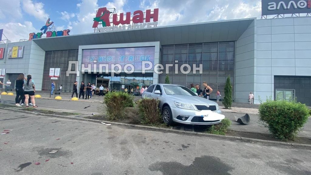 У Кривому Розі сталася ДТП: три людини госпіталізовано