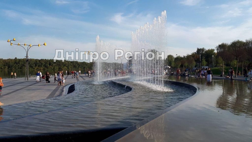 Дитина смертельно травмувалася: у Дніпрі 4-річний хлопчик впав у фонтан в сквері Прибережний Дитина смертельно травмувалася: 4-річний хлопчик впав у фонтан в сквері Прибережний