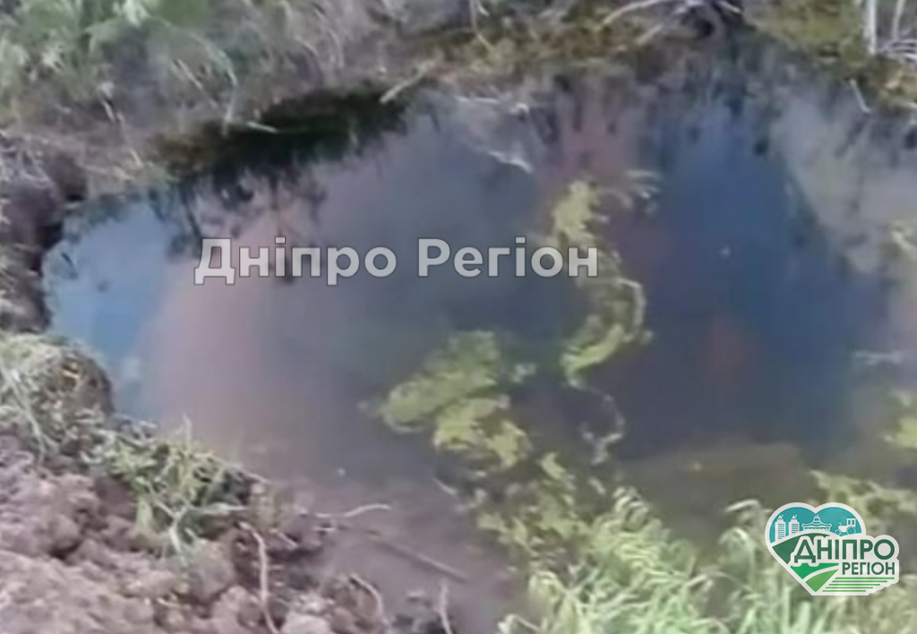 На Дніпропетровщині питна вода тоннами тече із дірявих труб прямо у землю (ВІДЕО)