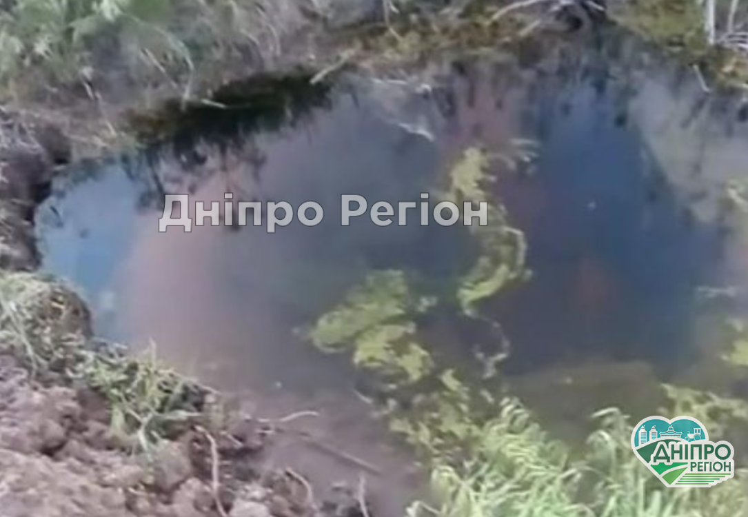 На Дніпропетровщині питна вода тоннами тече із дірявих труб прямо у землю (ВІДЕО)