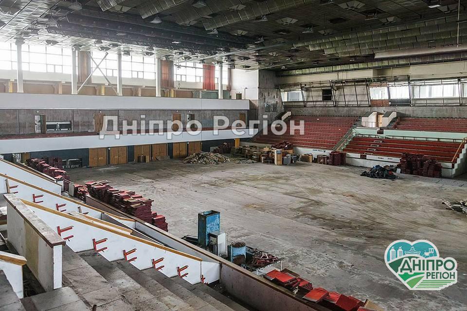 У Дніпрі Палац спорту Метеор отримає друге життя: його готують до реконструкції (ФОТО) У Дніпрі Палац спорту Метеор отримає друге життя: його готують до реконструкції (ФОТО)