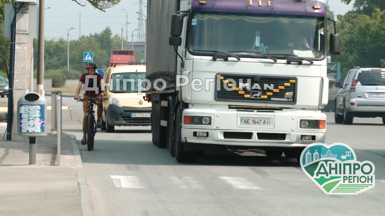 Де у Дніпрі можна їздити велосипедом та наскільки це безпечно (Відео) Де у Дніпрі можна їздити велосипедом та наскільки це безпечно (Відео)