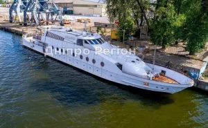 Корбан подарил детской флотилии Днепра свою 38-метровую яхту